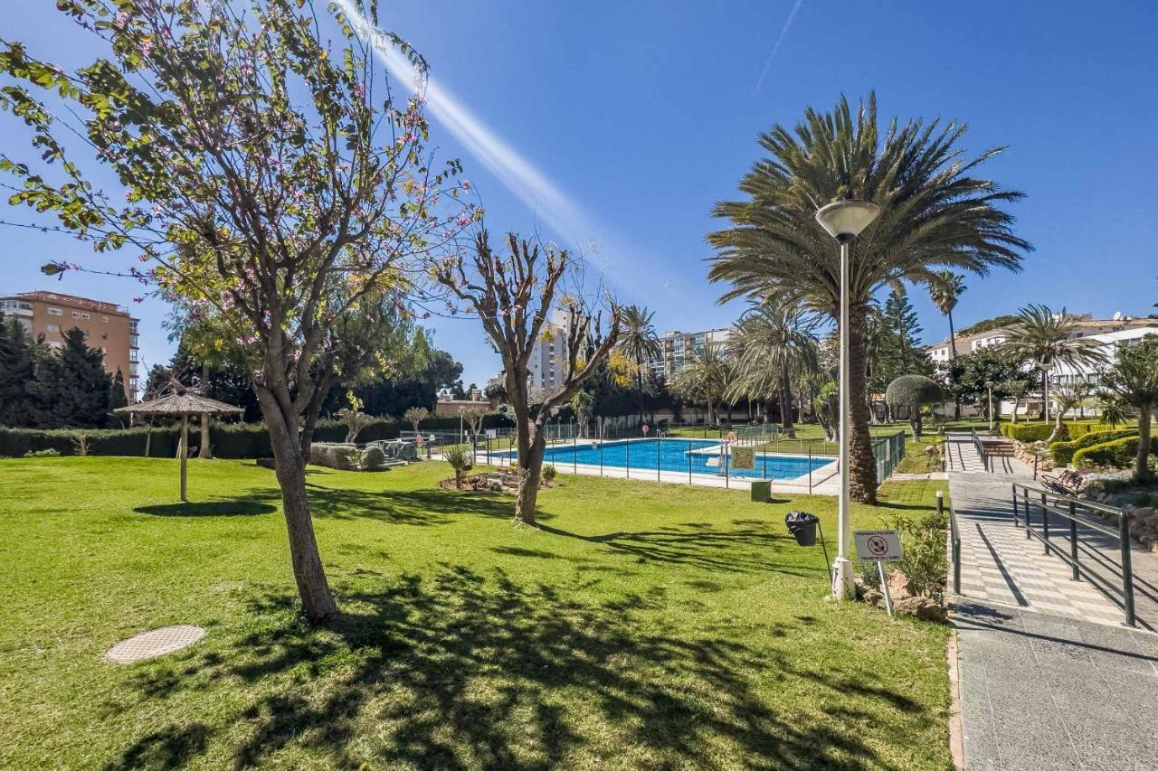 Apartamento Acogedor, Terraza, Piscina Y Mar Benalmádena Exterior photo